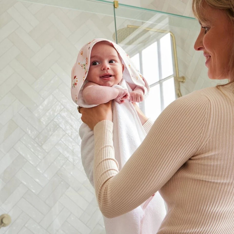 Jiggle & Giggle Toddler Waddling Around Bath Hooded Towel Absorbent White