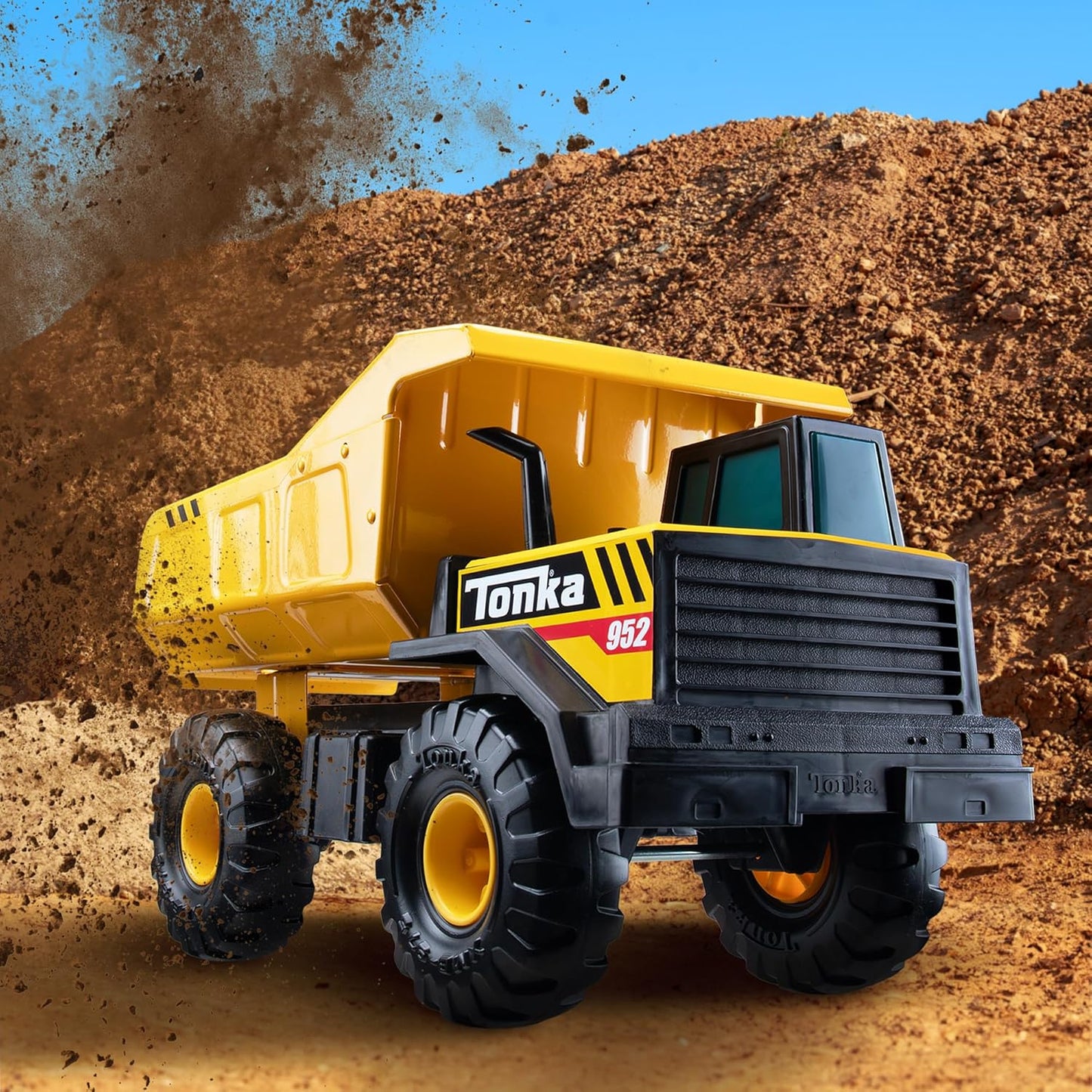 Tonka Metal Dump Truck Large Sandpit Toy | Kids Outdoor Construction Vehicle