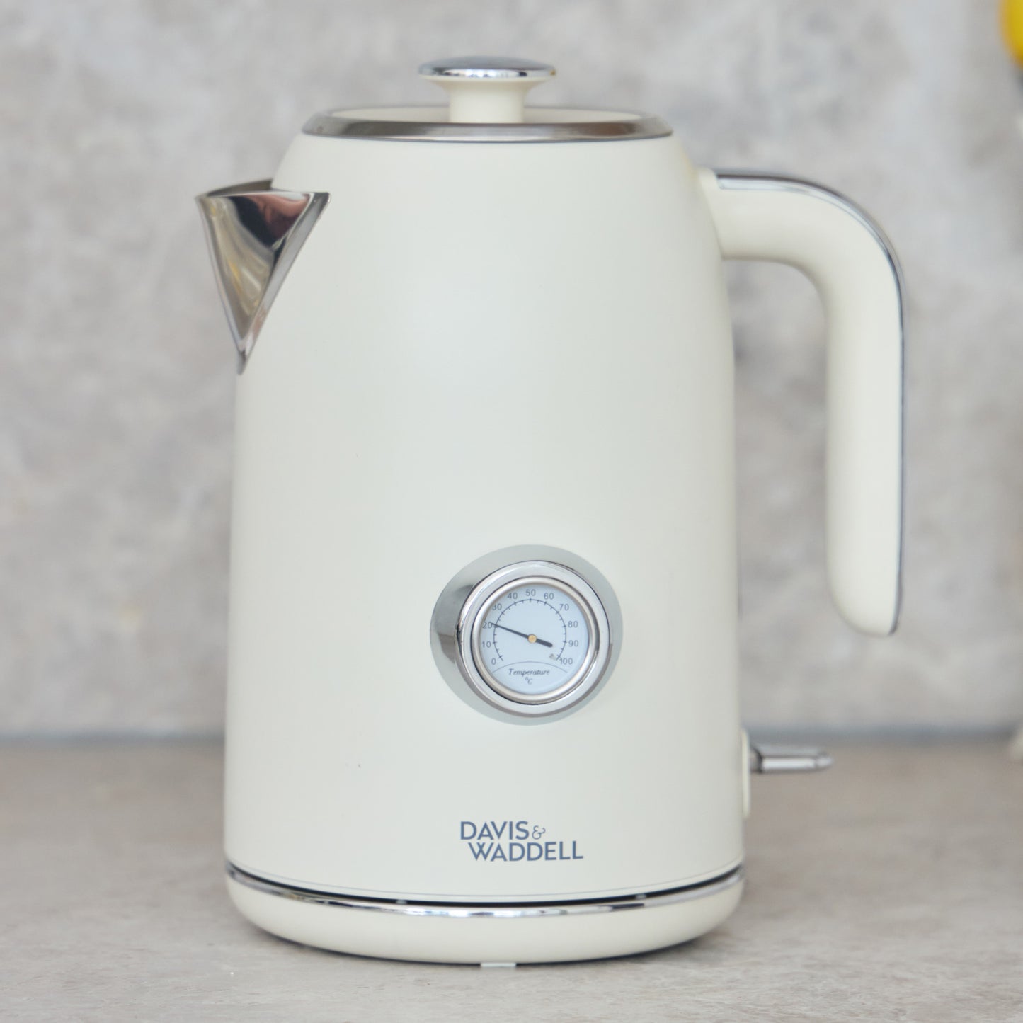 Davis & Waddell Newbury Vintage Electric Kettle | 1.7L Cream | Classic Look Kettle | One touch Switch