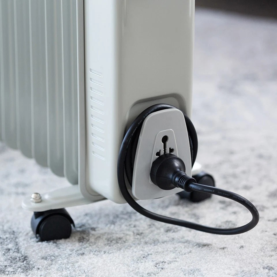 Lenoxx 2400W Electric Convection/Radiant Heater | 11 Fin Oil Column Heater | Castors Wheels Incl | Clean Air Heating