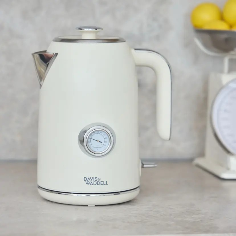 Davis & Waddell Newbury Vintage Electric Kettle | 1.7L Cream | Classic Look Kettle | One touch Switch