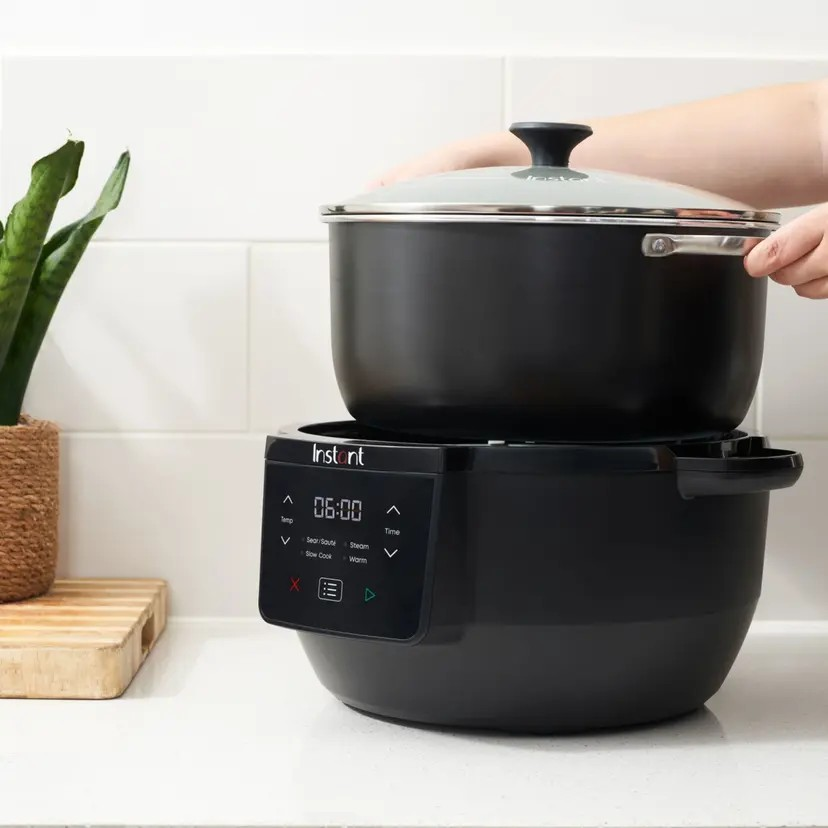 Instant Superior Slow Cooker 7.1L | slow cook, steam, sauté, sear and keep food warm | Four cooking functions in one