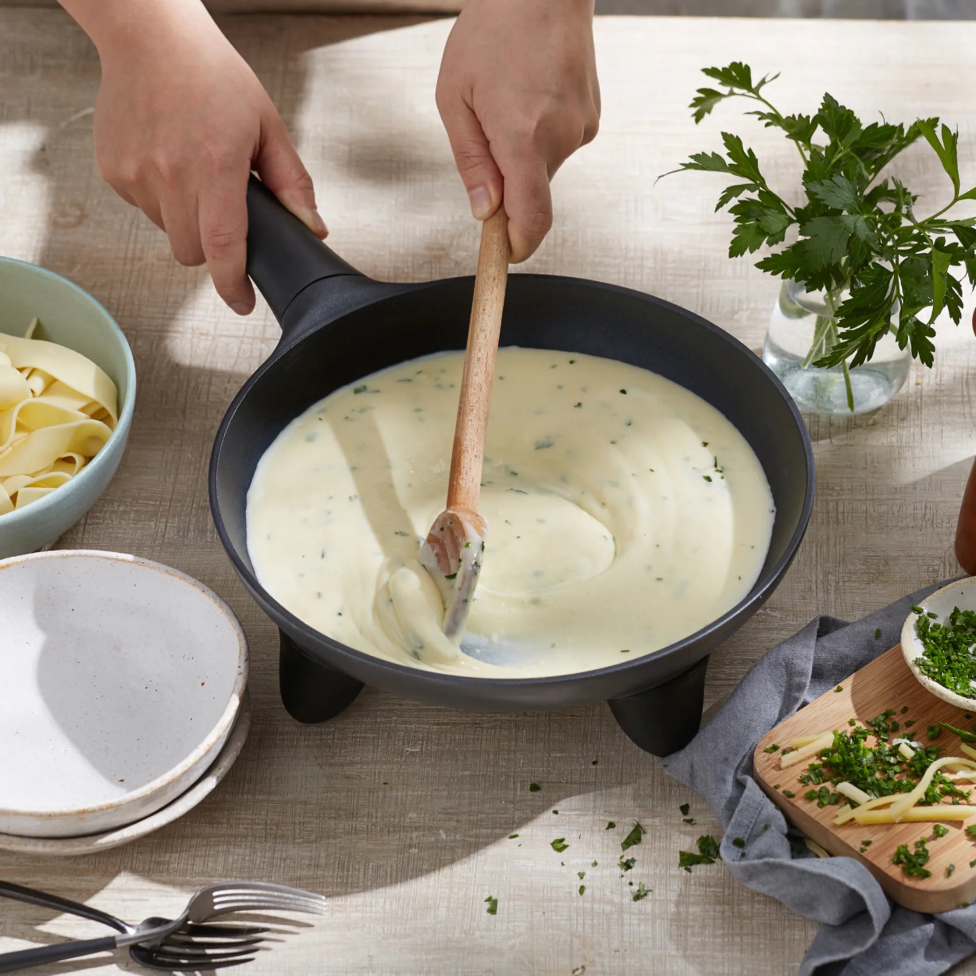 Sunbeam DiamondForce Skillet Electric Non-Stick Frypan Frying Pan with Dome Lid | Portable Cooking Frypan