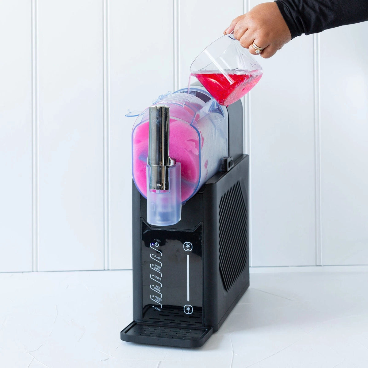 200W Slushie Maker Electric 2L Milkshake Shake Cocktail Mocktail Maker Frozen Drink Beverage Machine