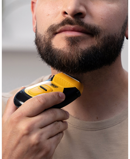 Wahl Extreme Grip Waterproof Compact Electric Shaver | Battery Powered | Travel-Friendly Grooming Tool
