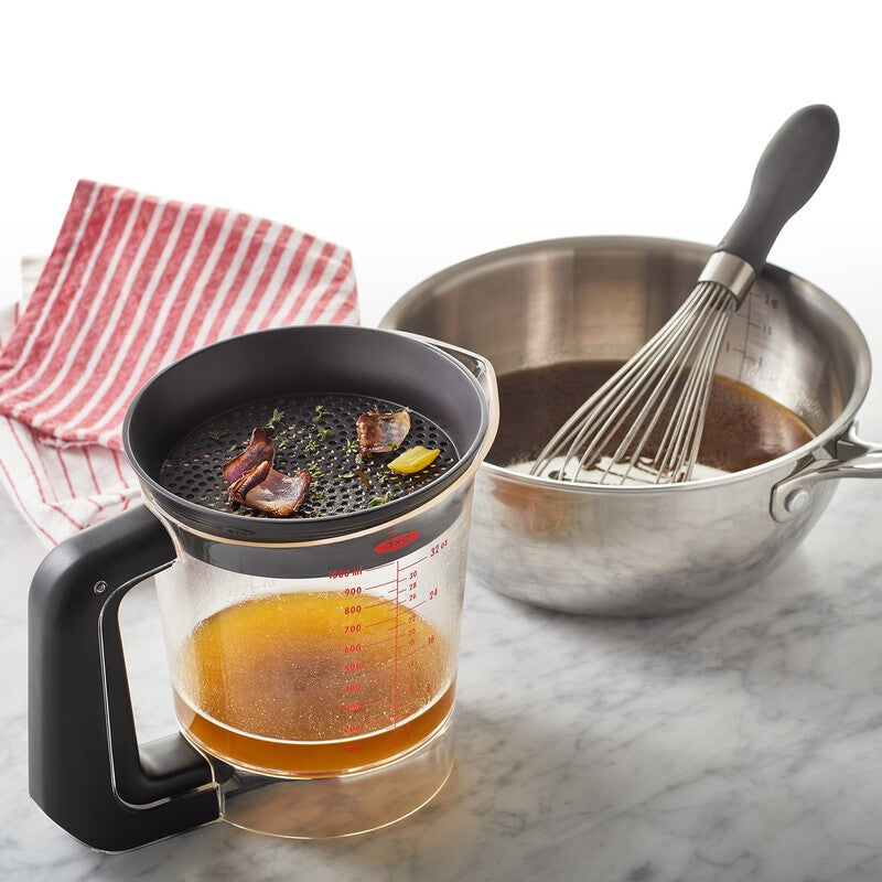 OXO Fat Separator 4 CUP Oil Fat Strainer with Bottom Release - Oil Straining Dispenser Fat Strainer
