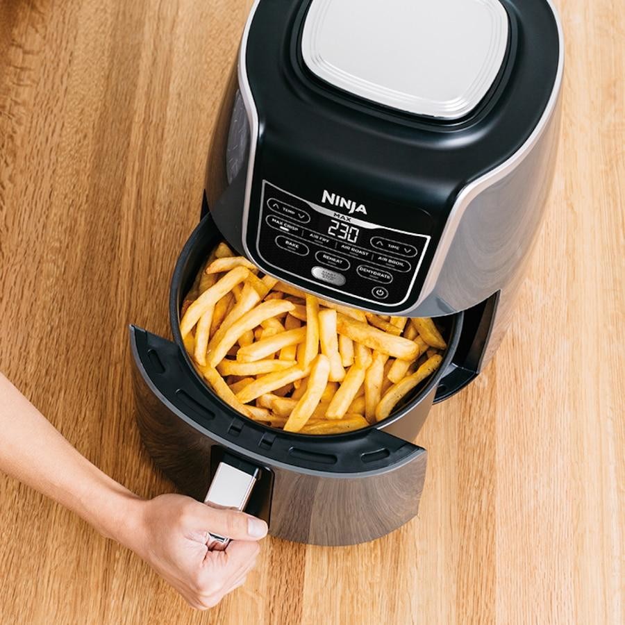 Ninja Air Fryer Max AF160 | Healthy Cooking | Superheated Airfry with 5.3L capacity | MaxCrisp Technology | Air Roast/Bake/Reheat/ Dehydrate