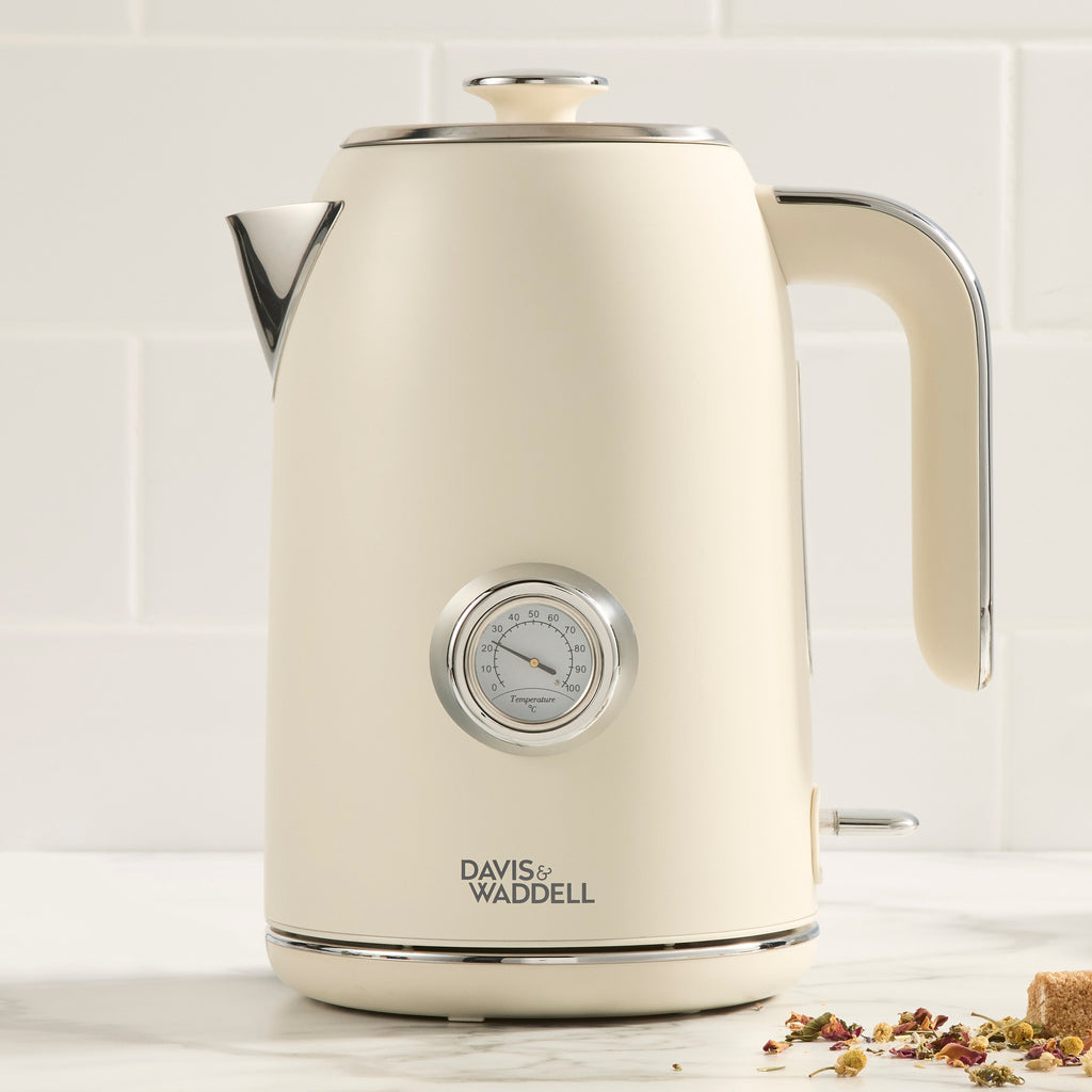 Davis & Waddell Newbury Vintage Electric Kettle | 1.7L Cream | Classic Look Kettle | One touch Switch