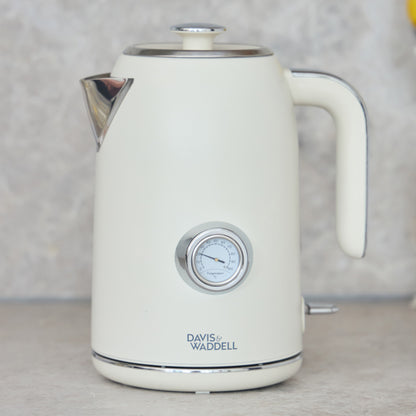 Davis & Waddell Newbury Vintage Electric Kettle | 1.7L Cream | Classic Look Kettle | One touch Switch