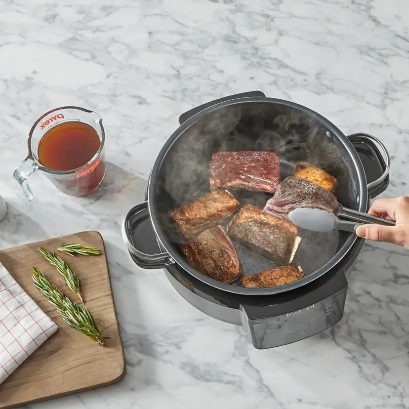 Instant Superior Slow Cooker 7.1L | slow cook, steam, sauté, sear and keep food warm | Four cooking functions in one