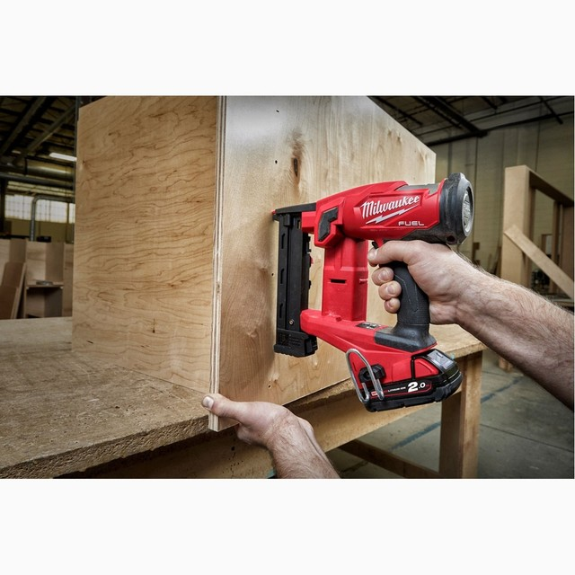 Milwaukee Crown Stapler Narrow 18G 18V | Compressor and Hose Free | Rapid Fire Rate |