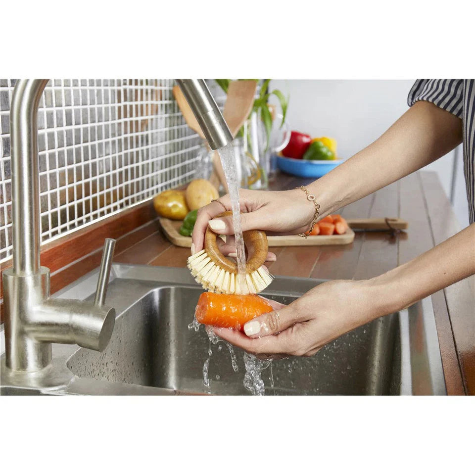 The Ring Veggie Brush by Full Circle | BPA Free | Tough Recycled Plant Fibre Bristles