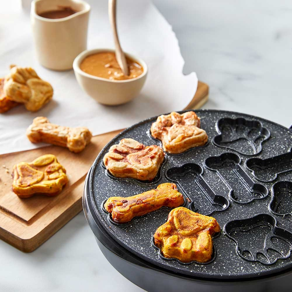 Doggie Treat Maker | Homemade Dog Puppy Biscuit Maker | 2000W Non-Stick Biscuit Machine